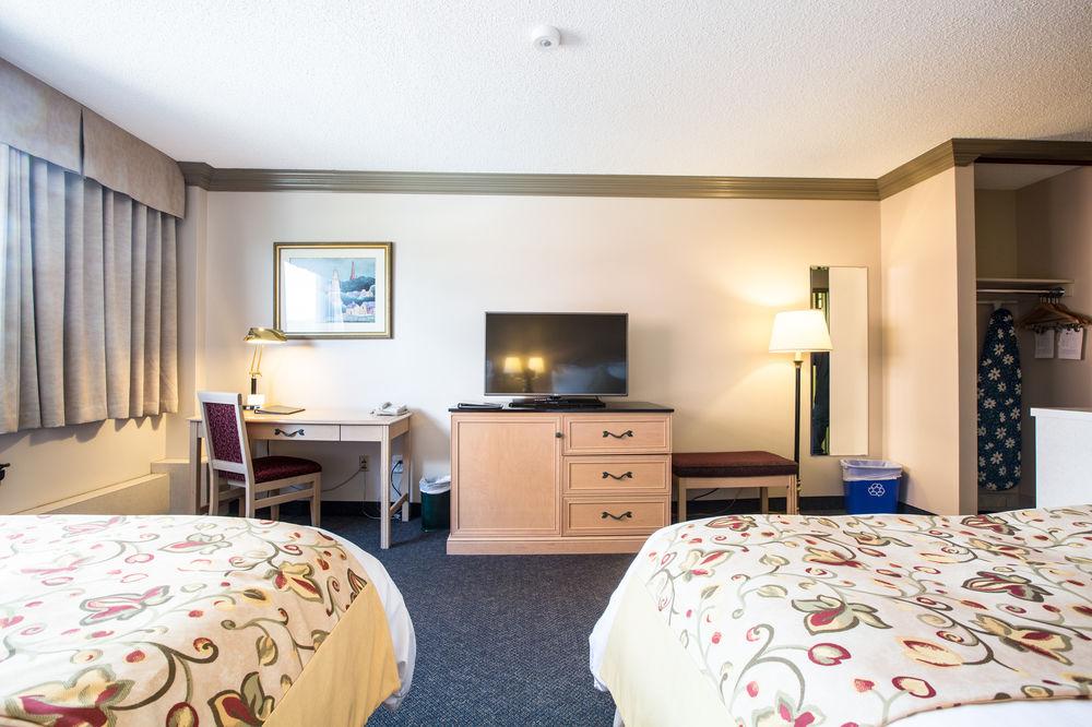 Nomad Hotel & Suites Fort Mcmurray Exterior foto