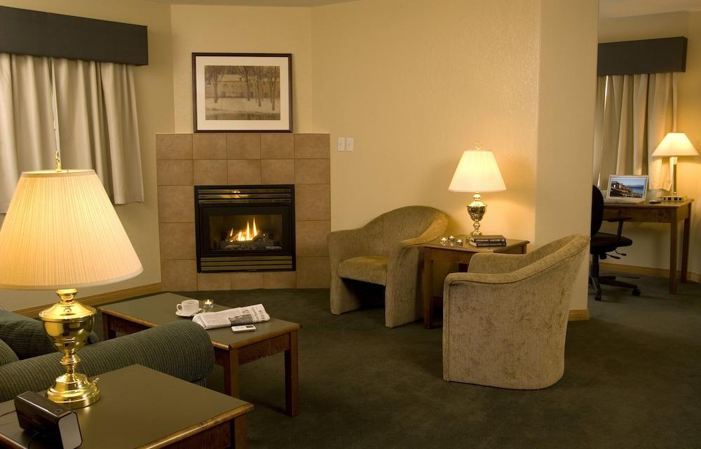 Nomad Hotel & Suites Fort Mcmurray Exterior foto