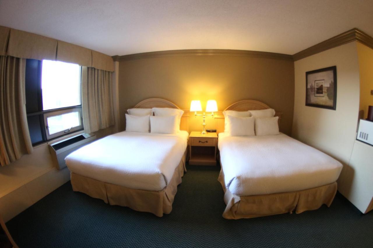Nomad Hotel & Suites Fort Mcmurray Exterior foto