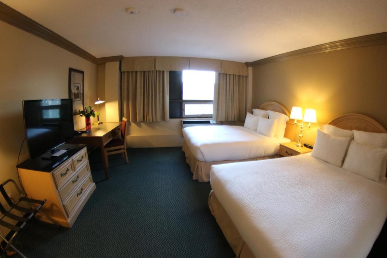 Nomad Hotel & Suites Fort Mcmurray Exterior foto