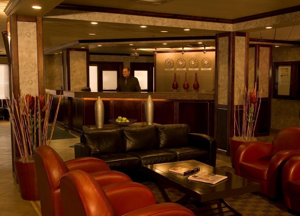 Nomad Hotel & Suites Fort Mcmurray Exterior foto