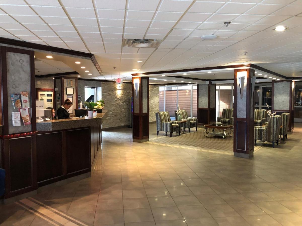 Nomad Hotel & Suites Fort Mcmurray Exterior foto