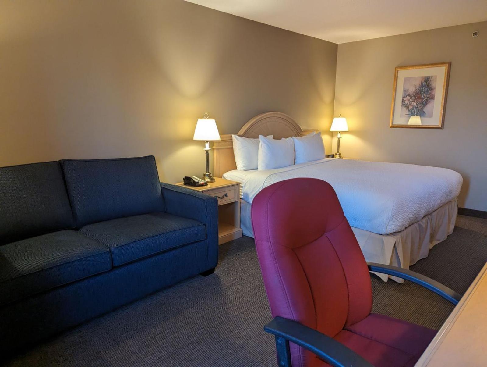 Nomad Hotel & Suites Fort Mcmurray Exterior foto