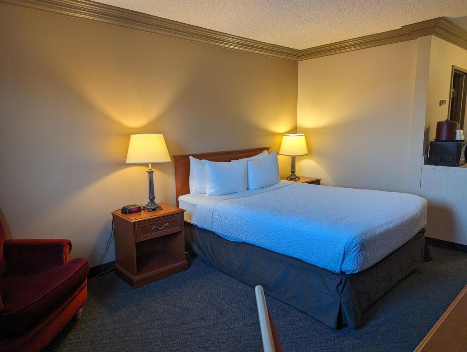 Nomad Hotel & Suites Fort Mcmurray Exterior foto