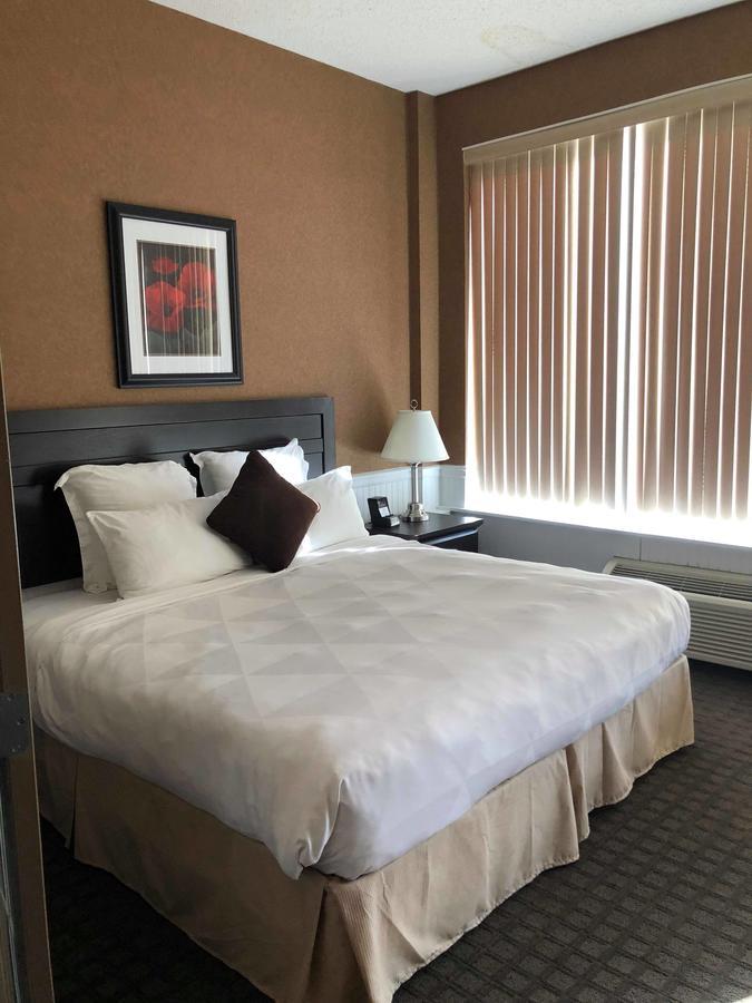Nomad Hotel & Suites Fort Mcmurray Exterior foto